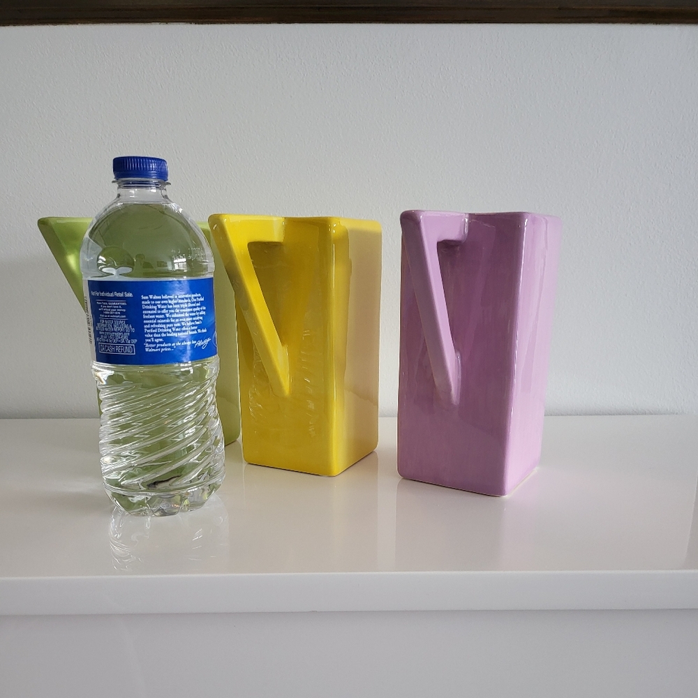 Vibrant Ceramic Vases - Picture 6 of 6